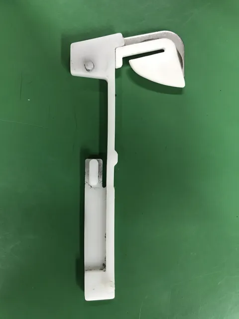 Peça de reposição em polímero branco